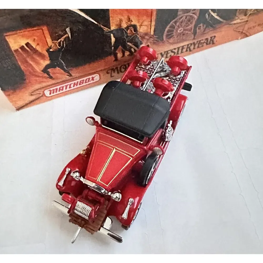 A23 Matchbox Yesteryear 1930 Ford Model A FDNY Battalion Fire Chief YFE12 New